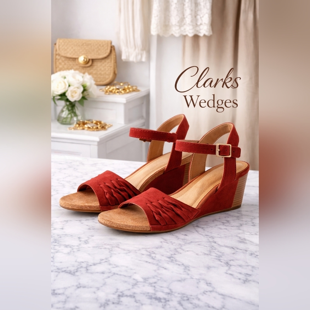 Clark's Wedge Sandals Size 10